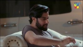 Bikhray Hain Hum - Episode 46 - 1st Dec 2022